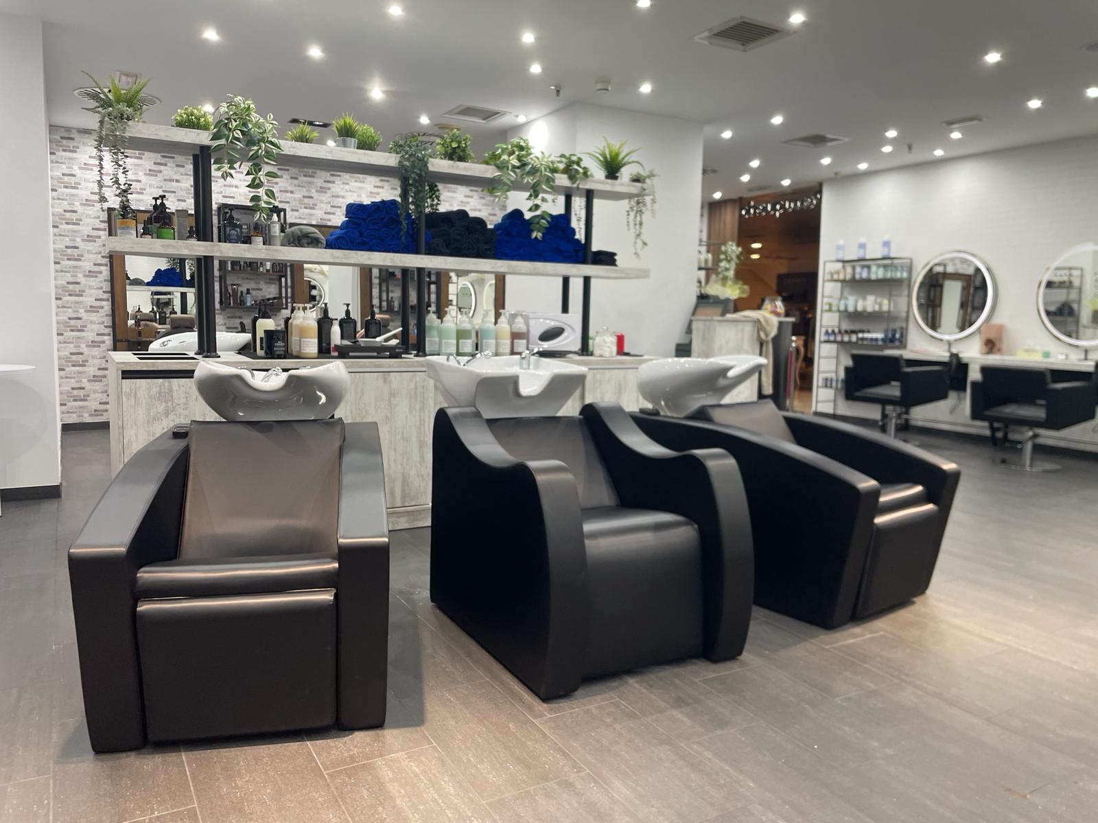 Salón equipado por Ceyka