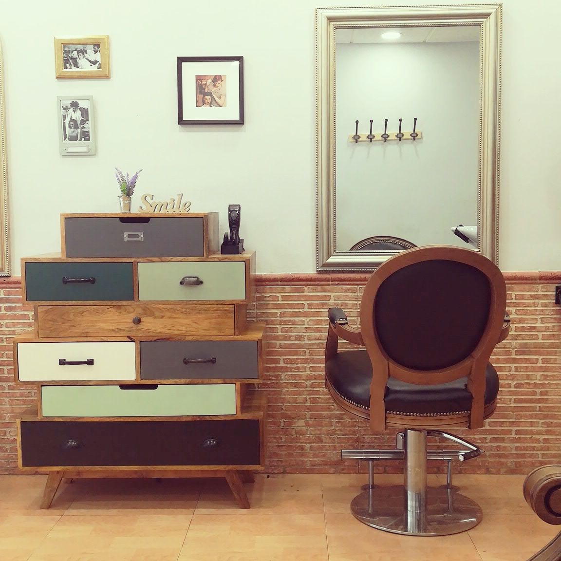 Salón equipado por Ceyka