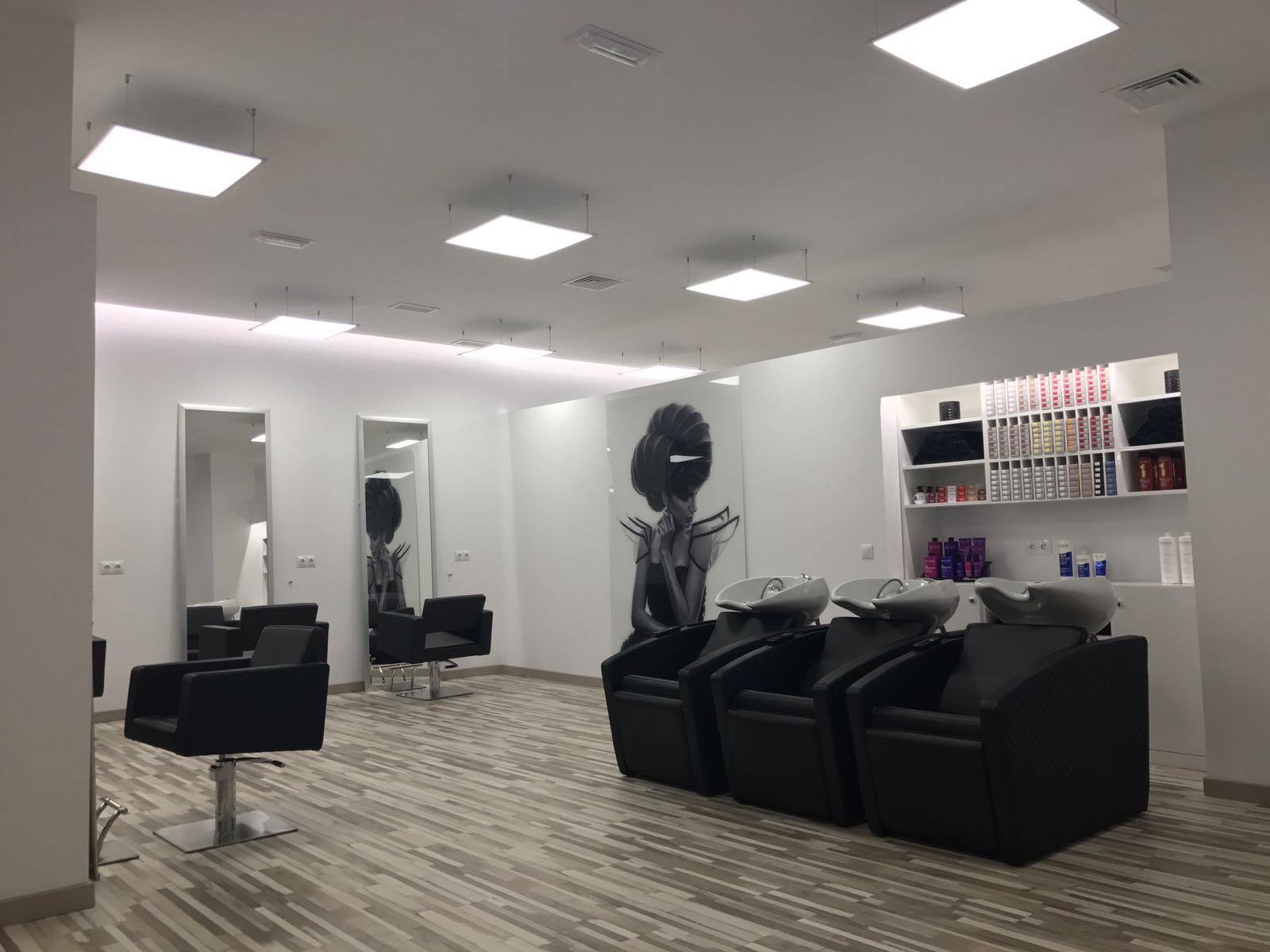 Salón equipado por Ceyka